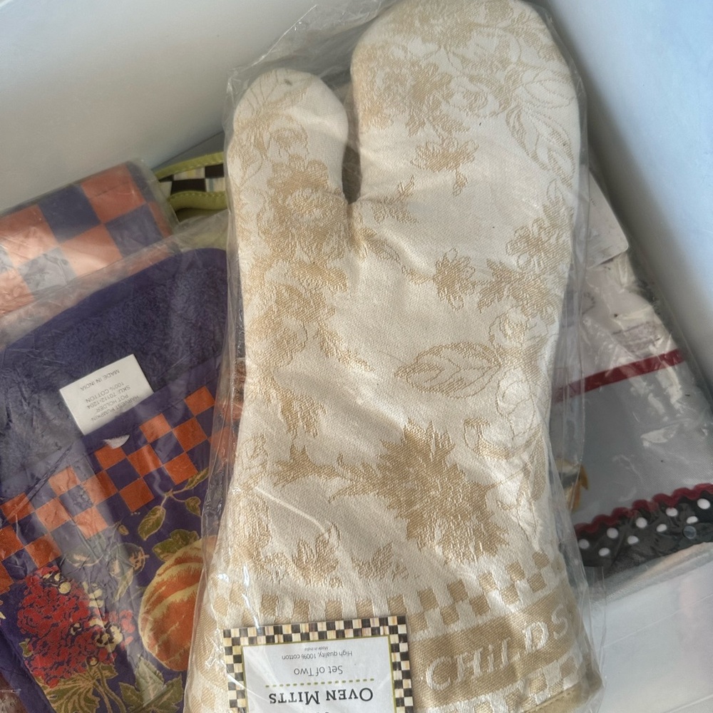 MacKenzie-Childs Gold and Cream Oven Mitts